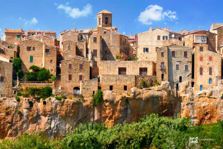 Fotoiskierka, Włochy, Italia, Toskania, Toscana, Widok na Pitigliano w Toskanii we Włoszech