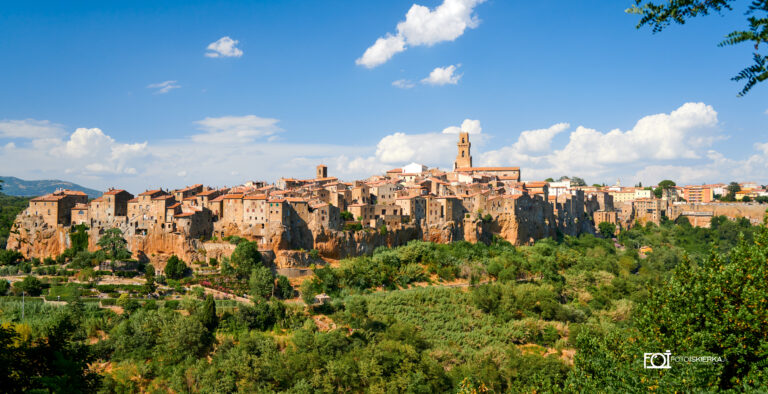 Fotoiskierka, Włochy, Italia, Toskania, Toscana, Widok na Pitigliano w Toskanii we Włoszech
