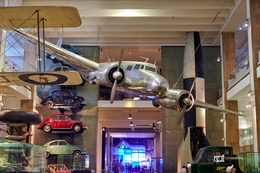 Fotoiskierka Muzeum Nauki i Przemysłu w Londynie- Anglia (Museum of Science and Industry in London - England)
