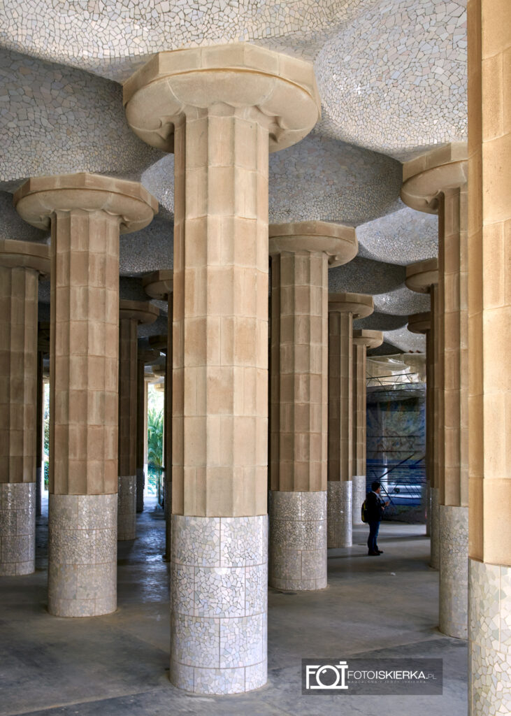 Barcelona Hiszpania Park Guell Sala 100 kolumn